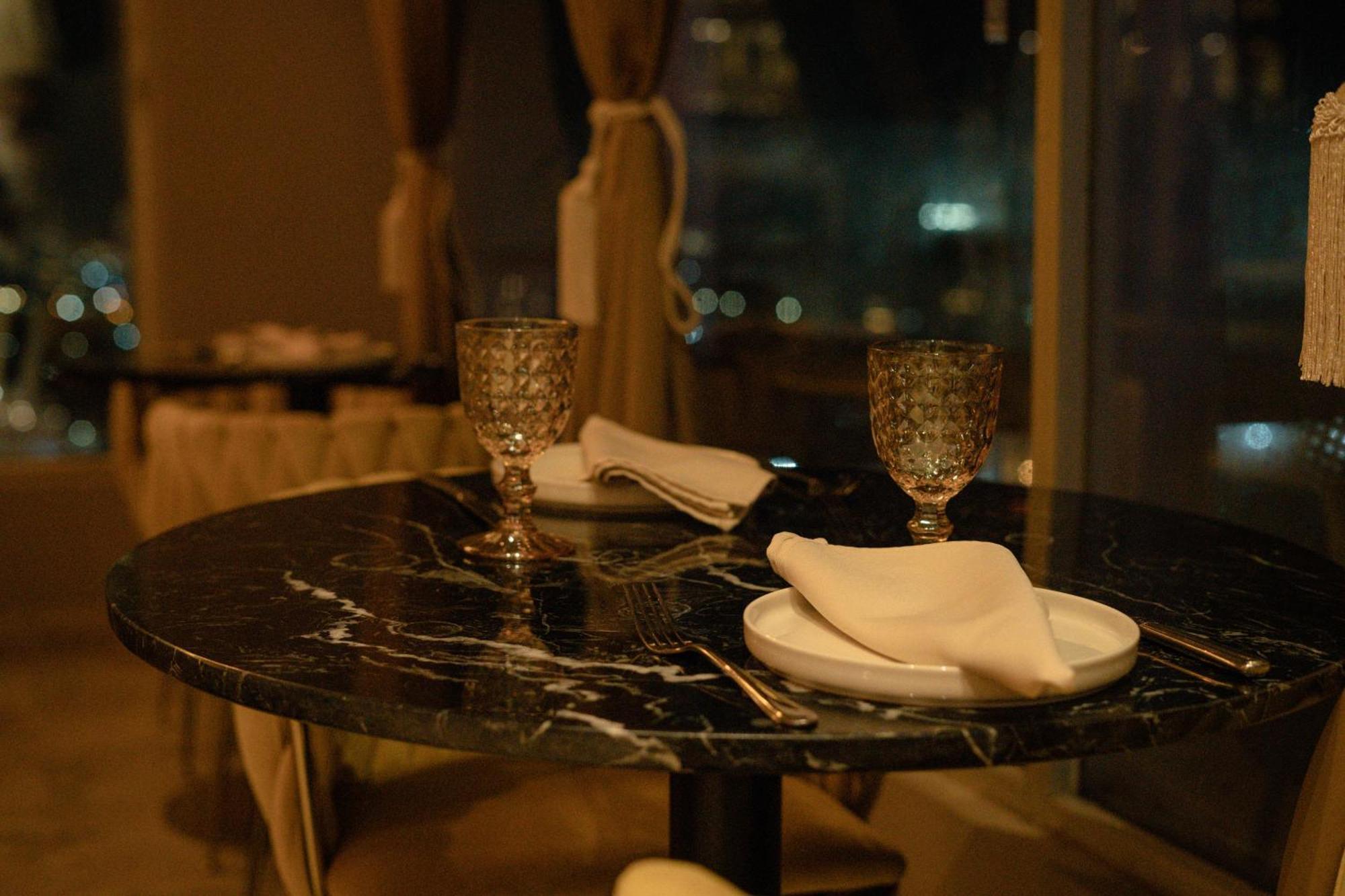 Sky Collection Lifestyle Hotel & Suites Barranquilla Barranquilla (Atlantico) Exteriör bild A table at the restaurant