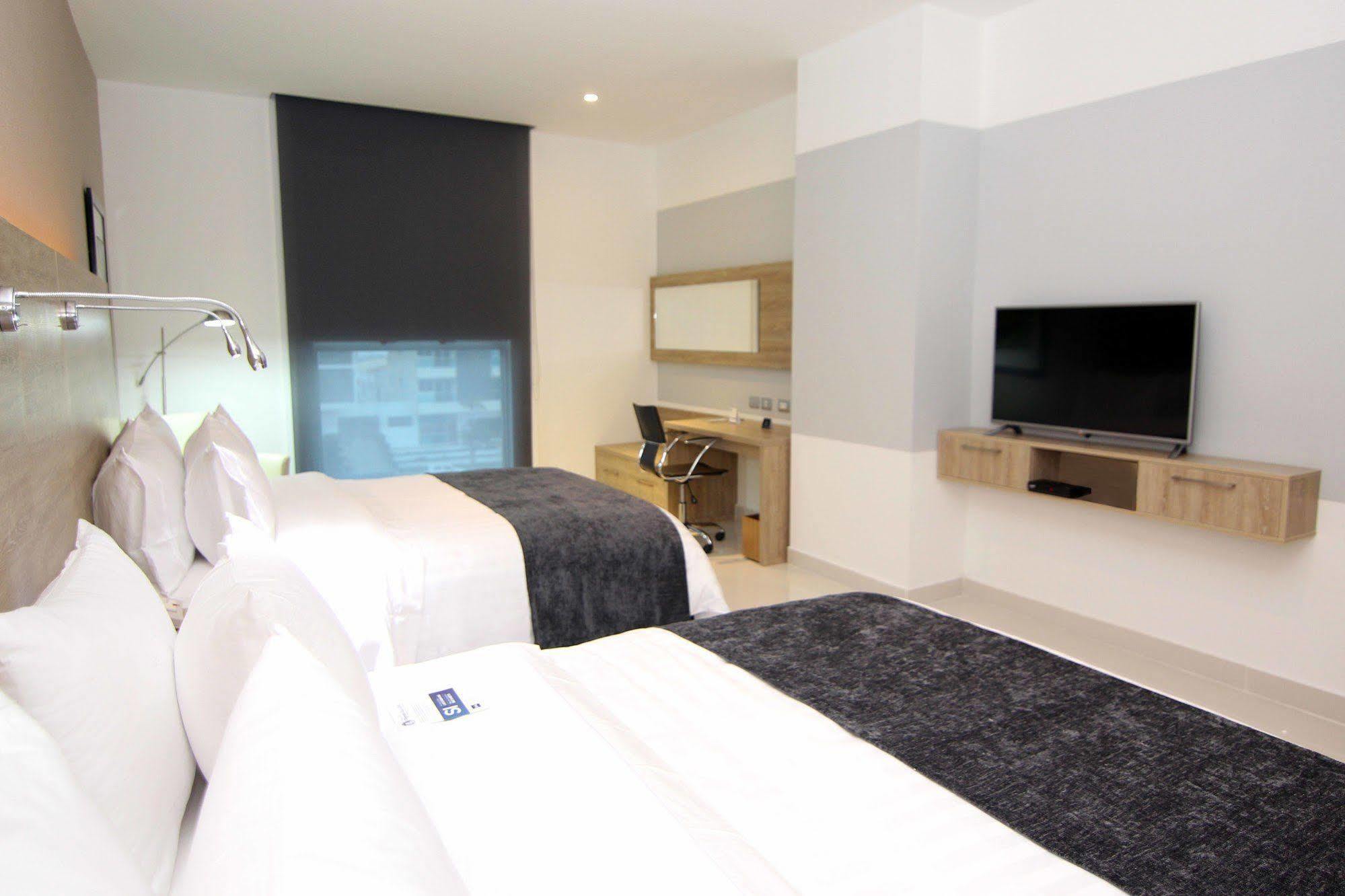 Sky Collection Lifestyle Hotel & Suites Barranquilla Barranquilla (Atlantico) Exteriör bild A typical room at the hotel