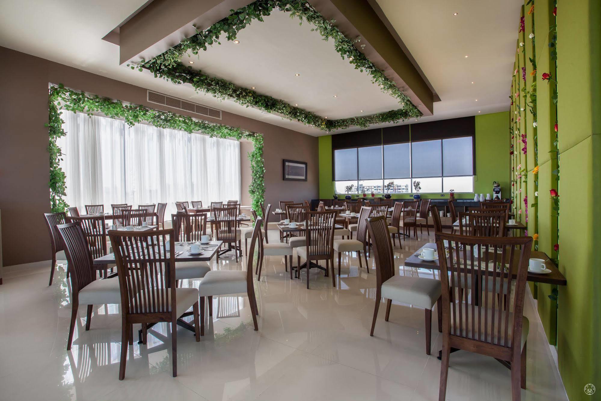 Sky Collection Lifestyle Hotel & Suites Barranquilla Barranquilla (Atlantico) Exteriör bild The restaurant